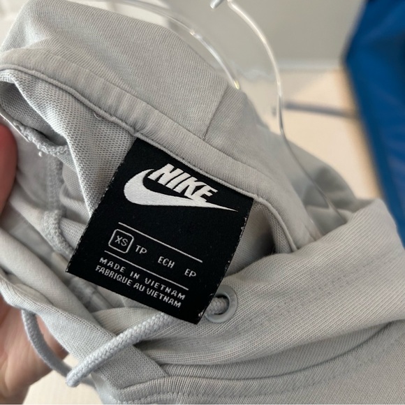 Nike Gray Cropped Hoodie - Picture 6 of 10